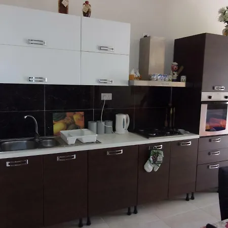 Mulino Court, Flat 5 *